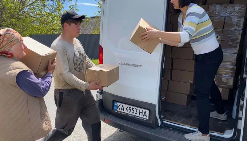 Humanitarian aid delivery to the suburbs of Kyiv, Ukraine